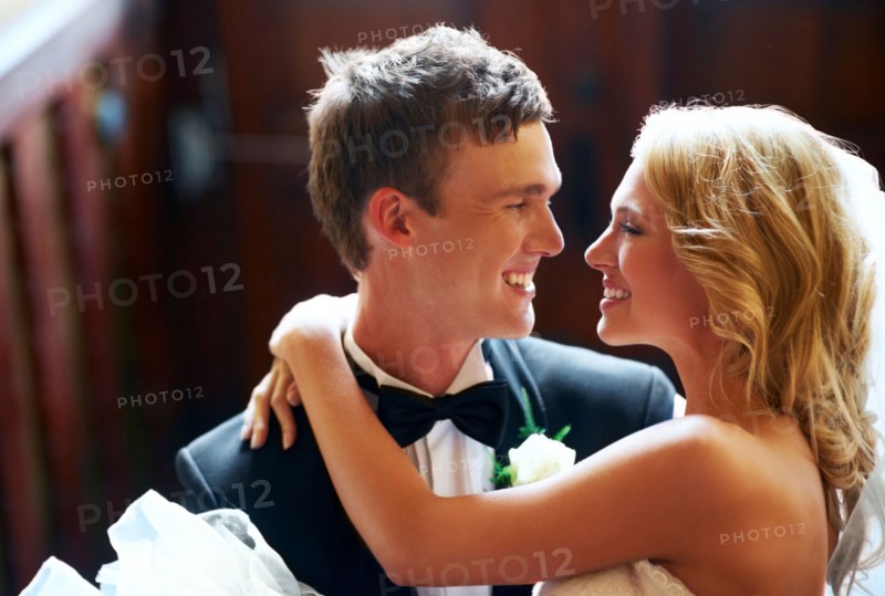 Portrait of newly wed couple