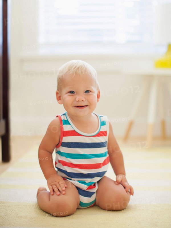 Portrait of baby boy (6-11 months)