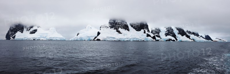 View of graham land and icebergs