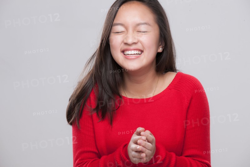 Portrait of happy teenage girl (16-17)