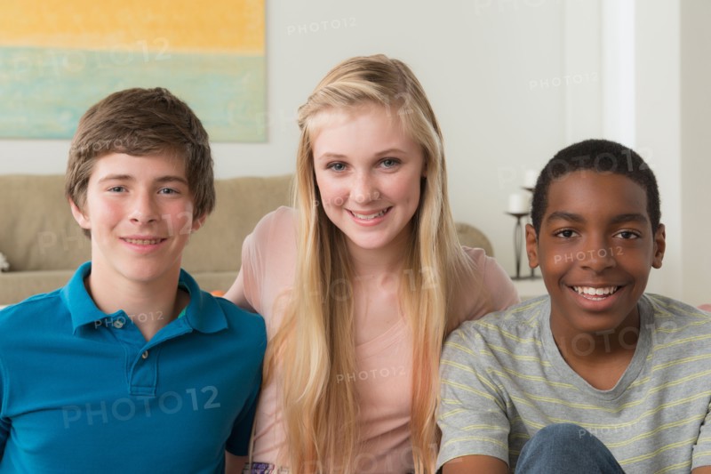 Portrait of school friends (14-15)