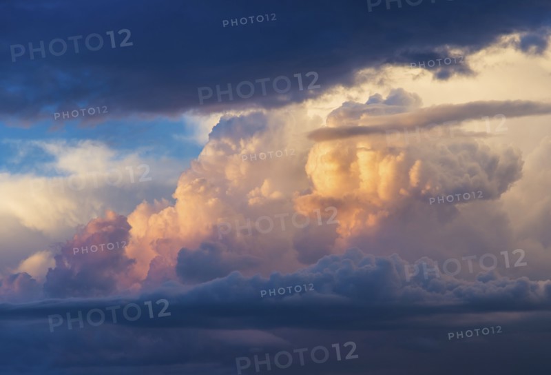 Cumulus clouds on blue sky.
Photo : Daniel Grill