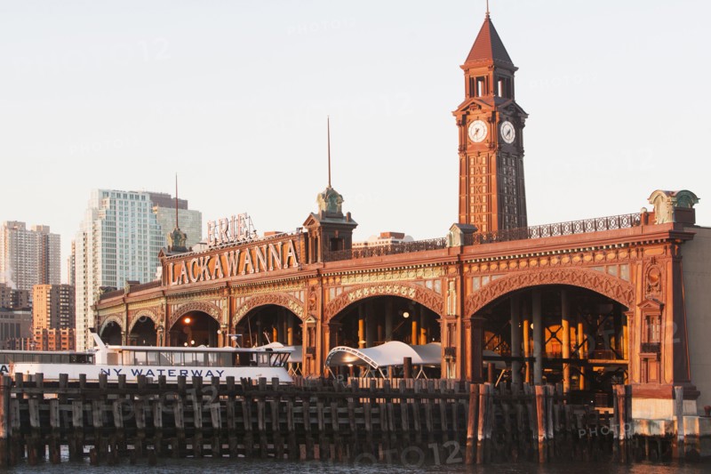 View of old railroad station. USA, New Jersey, Hoboken.
Photo : fotog
