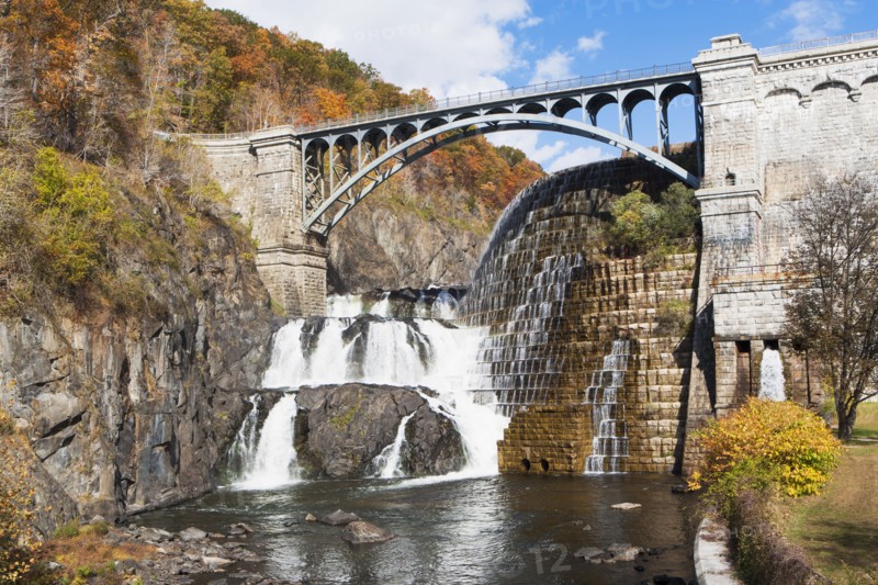 Dam and bridge. USA, New York State, Croton on Hudson.
Photo : fotog