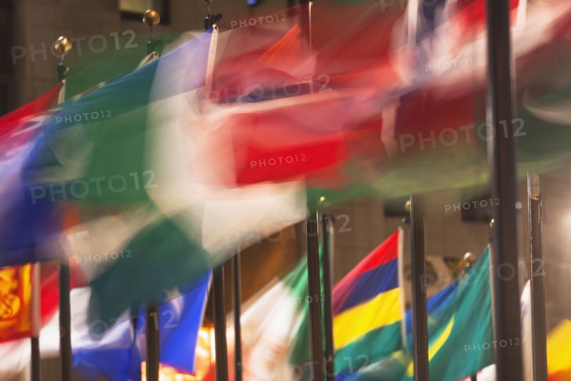 View of colorful flags in Rockefeller Center. USA, New York State, New York City.
Photo : fotog