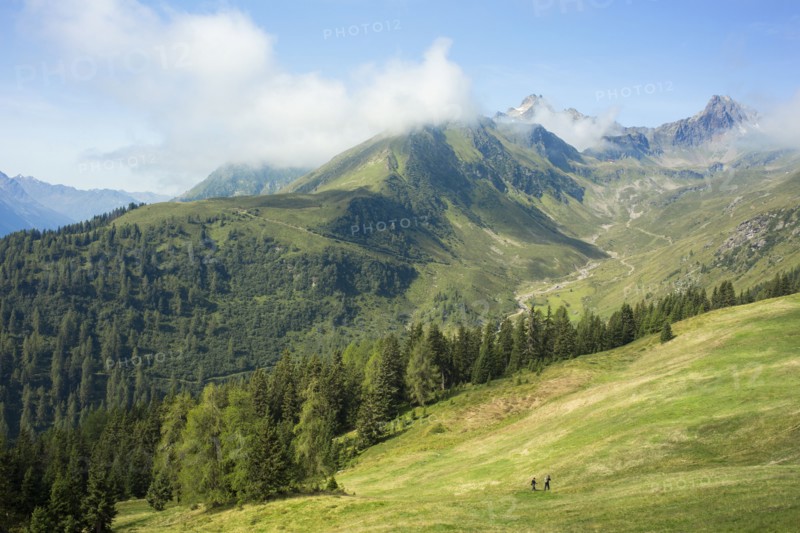 View to mountain valley. Austria, Tirol, Kappl.
Photo : JOHANNES KROEMER