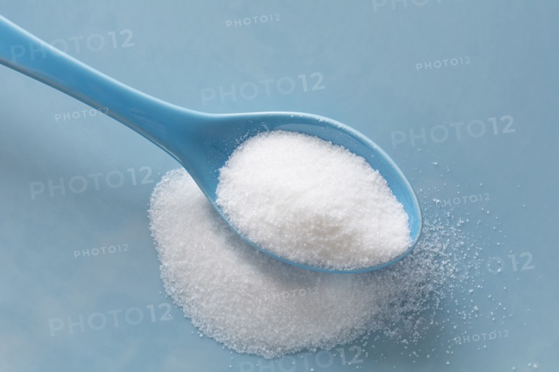 Sugar on spoon.
Photo : Kristin Lee