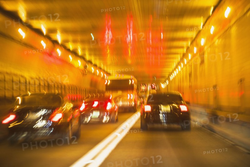 Traffic in tunnel. New York City, USA.
Photo : ALAN SCHEIN