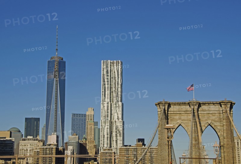 View of Brooklyn Bridge with Manhattan. New York City, USA.
Photo : Tetra Images
