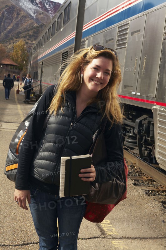 Woman smiling at train station. Glenwood Springs, Colorado, USA.
Photo : Kelly