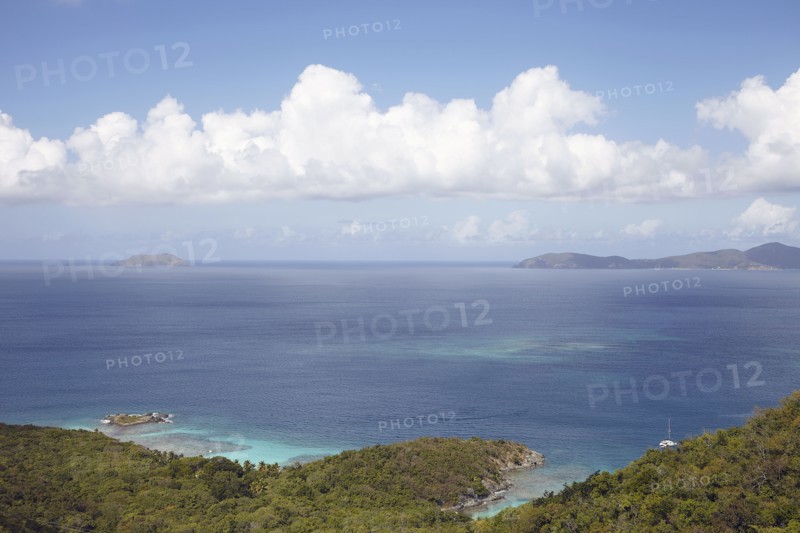 Scenic view with sea and island.
Photo :  Winslow Productions