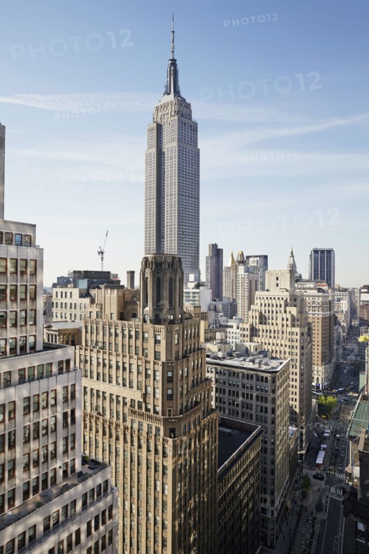 Cityscape with Empire State Building.
Photo :  Winslow Productions