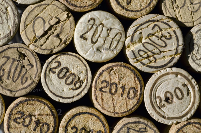 Studio shot of wine corks.
Photo : Tetra Images