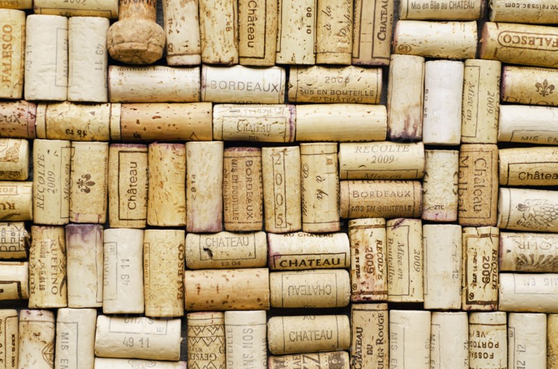 Studio shot of wine corks.
Photo : Tetra Images