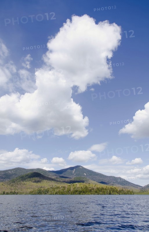 Mountain landscape.
Photo : Tetra Images