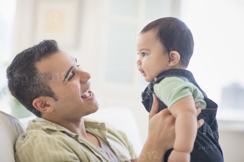 Father playing with his son (6-11 months).
