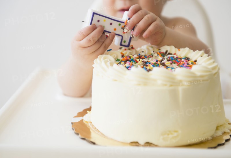 Baby girl (12-17 months) celebrating first birthday