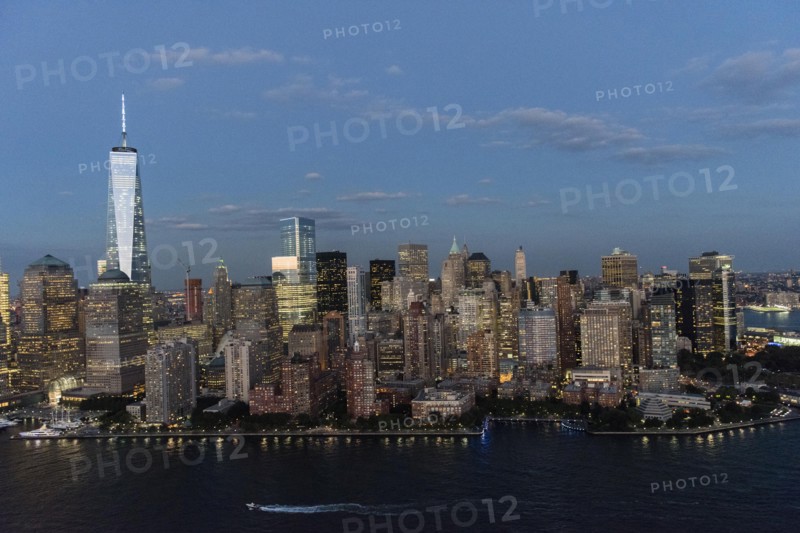 Aerial view of Manhattan and One World Trade Center