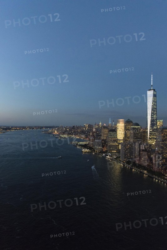 Aerial view of Manhattan and One World Trade Center