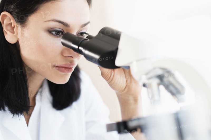 Woman doing laboratory research.