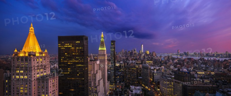 Cityscape at dusk. USA, New York State, New York City.