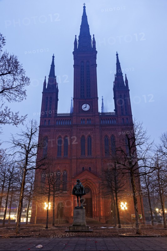 Marktkirche facade illuminated at dawn