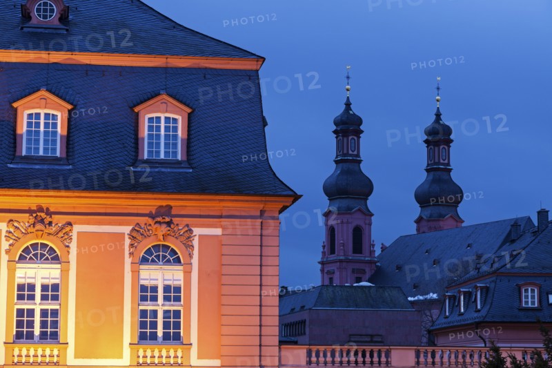 Illuminated Staatskanzlei Rheinland-Pfalz and St. Peter Church