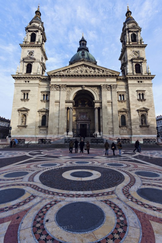 Saint Stephen's Basilica facade and square