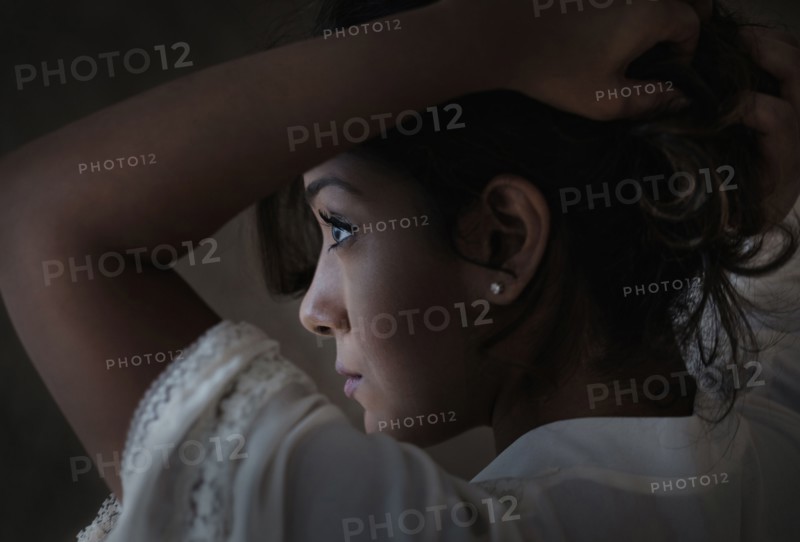 Portrait of young woman.
