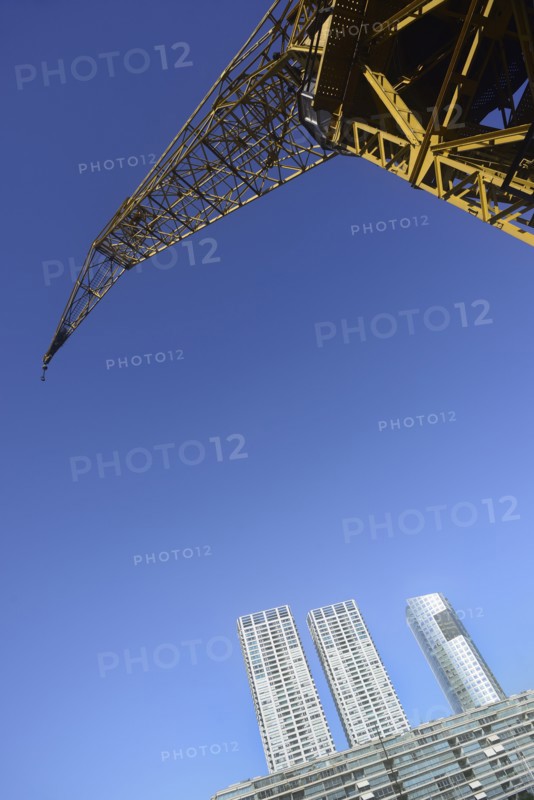 Argentina, Buenos Aires, Puerto Madera, Low-angle view of apartment buildings
