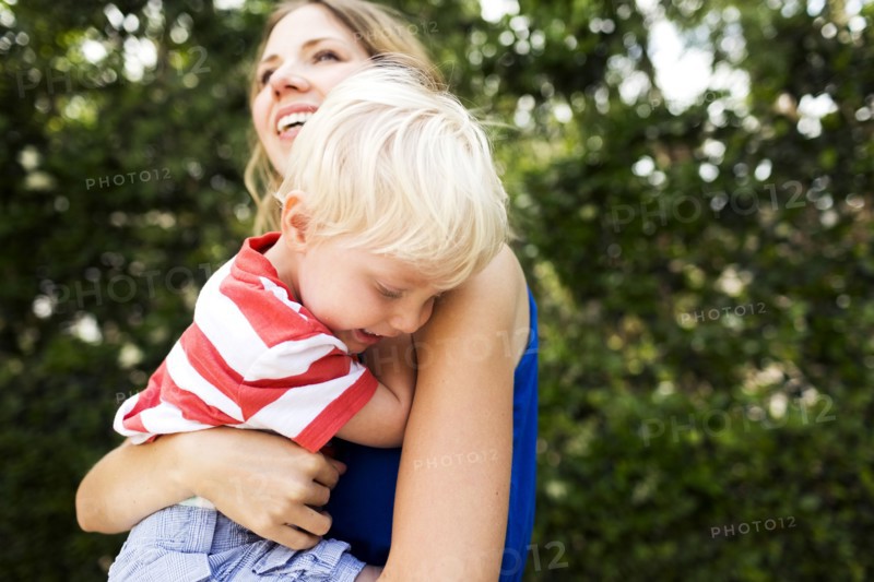 Mother with son (2-3)