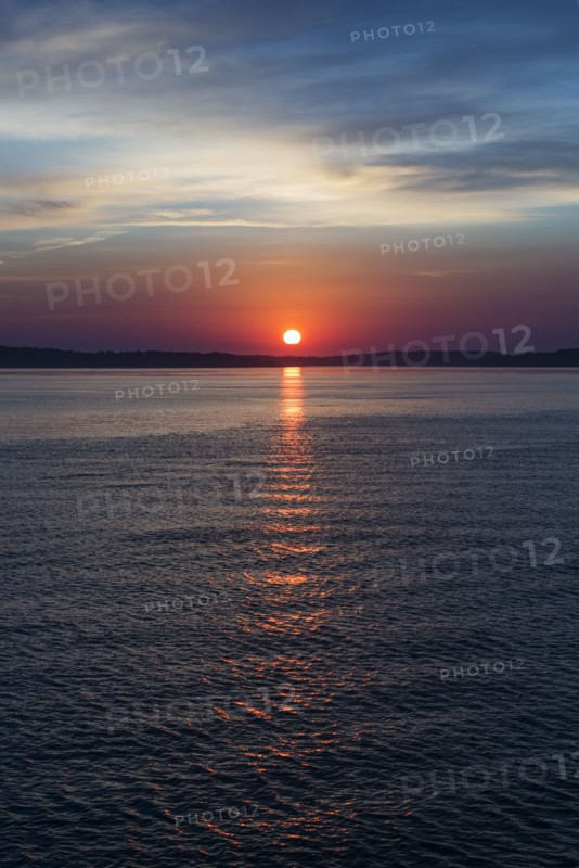 Colorful seascape at sunrise