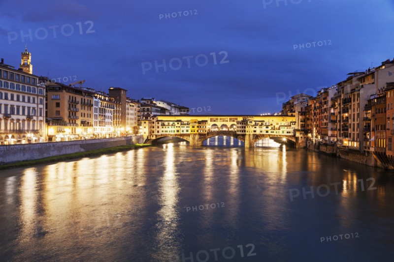 Ponte Vecchio at night