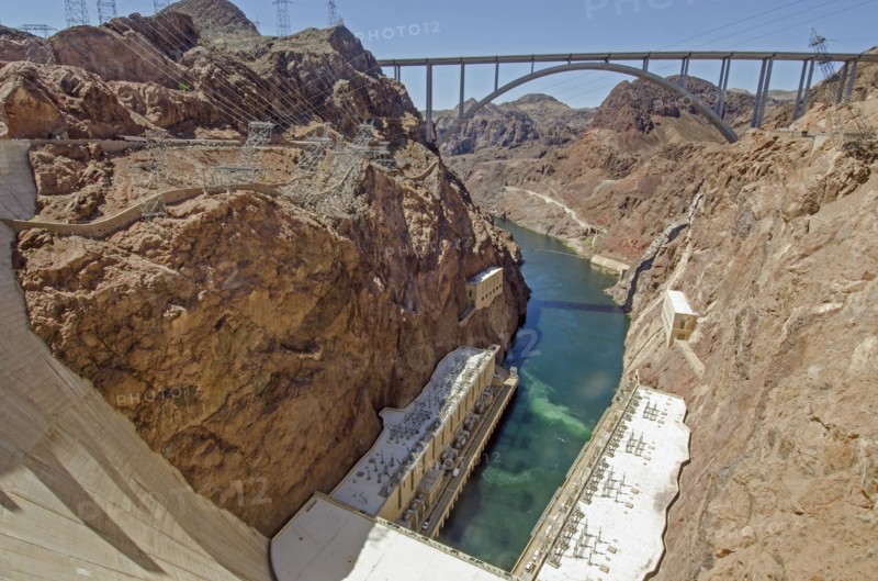 Nevada, Hoover Dam on sunny day