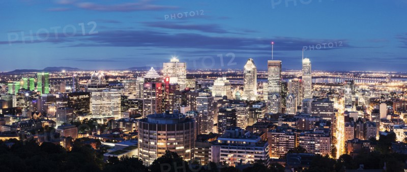 Canada, Quebeck, Montreal, Panorama of city at dusk