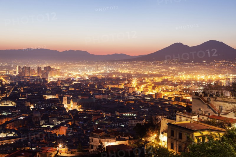 Italy, Campania, Naples, City at sunrise