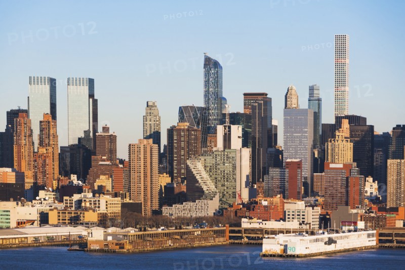 USA, New York State, New York City, City panorama seen across Hudson River
