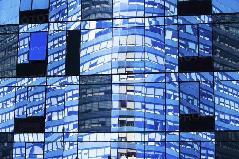 USA, New York State, New York City, Glass facade of skyscraper