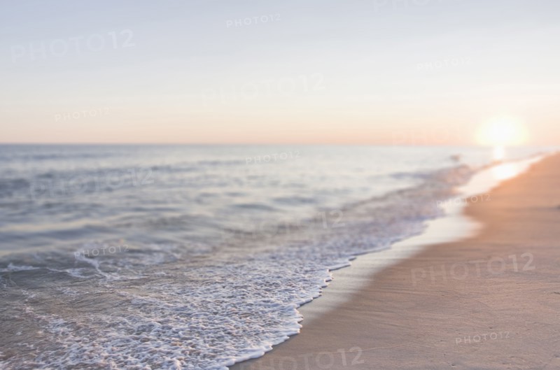 USA, Massachusetts, Nantucket, Cisco Beach, Sunset over sea