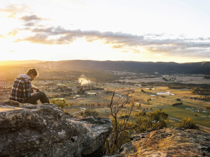 Australia, New South Wales, Man looking at view on Mount York
