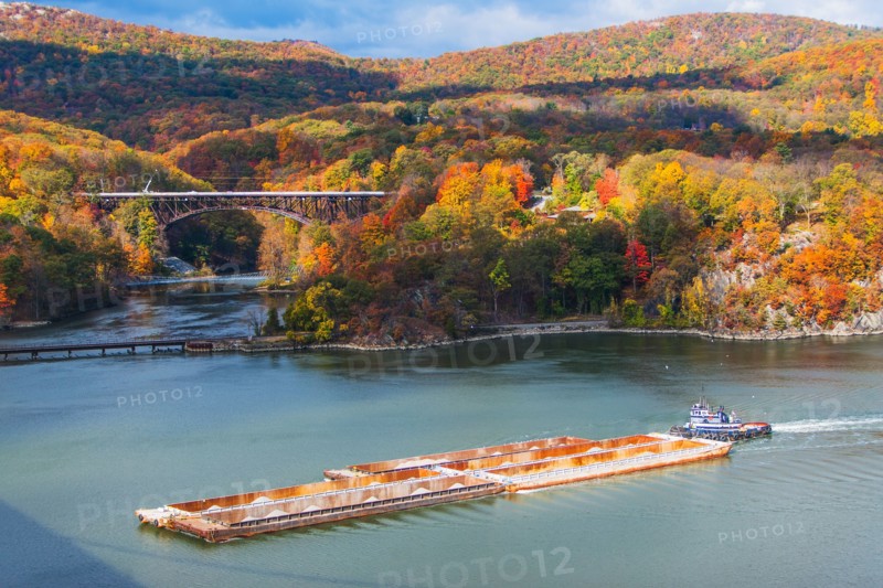 USA, New York, Bear Mountain in autumn