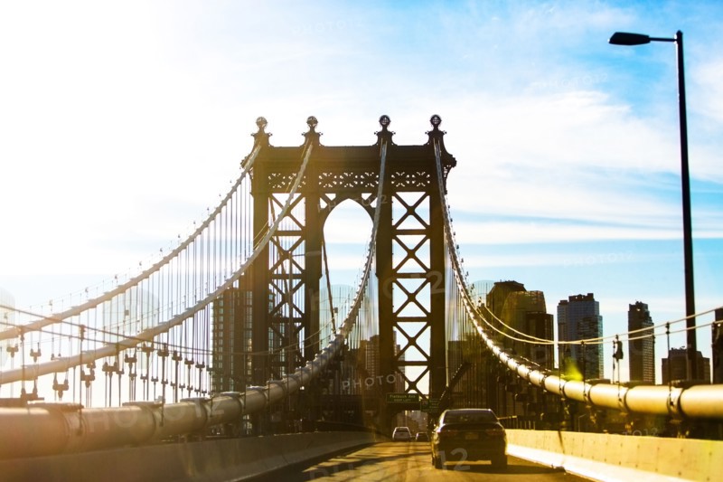 USA, New York, New York City, Blue sky over Brooklyn Bridge