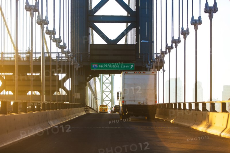 USA, New York, New York City, Semi- truck on Brooklyn Bridge
