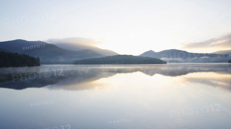 USA, New York, Sunrise over Lake Placid