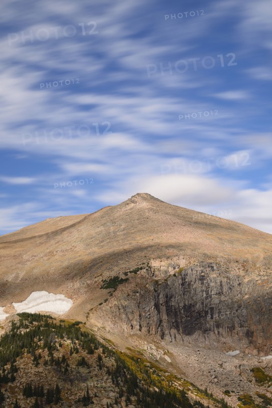 USA, Colorado, Scenic view of Sundance Mountain in Rocky Mountain National Park