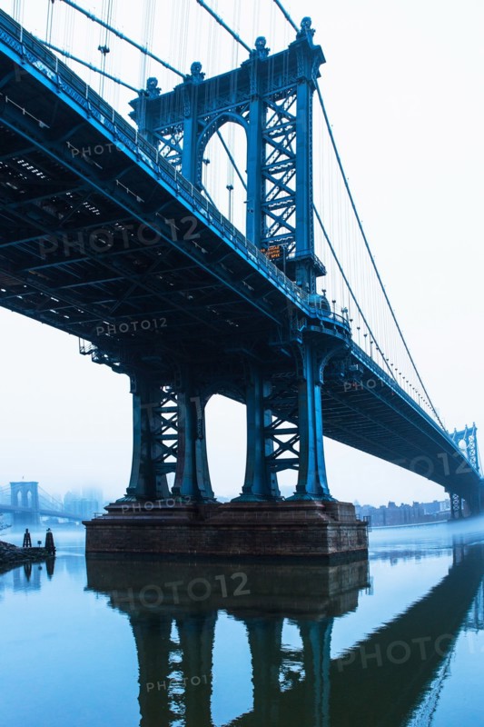 USA, New York, New York City, Manhattan, Brooklyn Bridge over East River