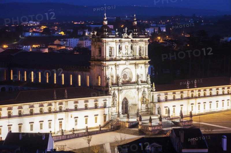 Portugal, Centro Region, Alcobaca, Alcobaca Monastery at night
