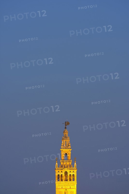 Spain, Seville, Tower of Giralda at dusk