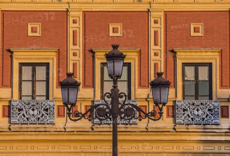 Spain, Seville, Streetlight and facade of Palacio de San Telmo