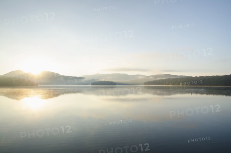 USA, New York, St. Armand, Lake Placid at sunrise